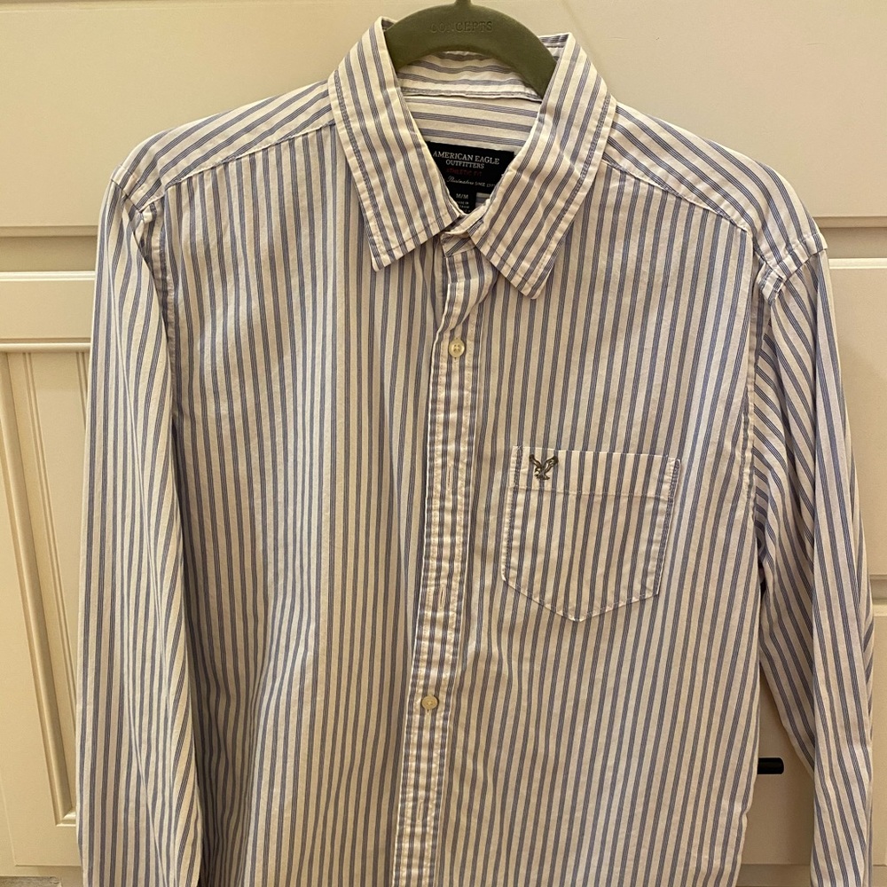 Men’s Medium Blue and White American Eagle Shirt